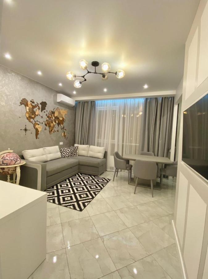 Vip Apartment In Odessa מראה חיצוני תמונה