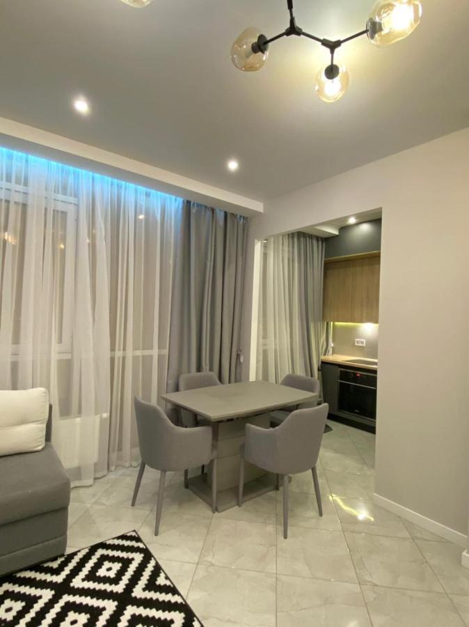 Vip Apartment In Odessa מראה חיצוני תמונה
