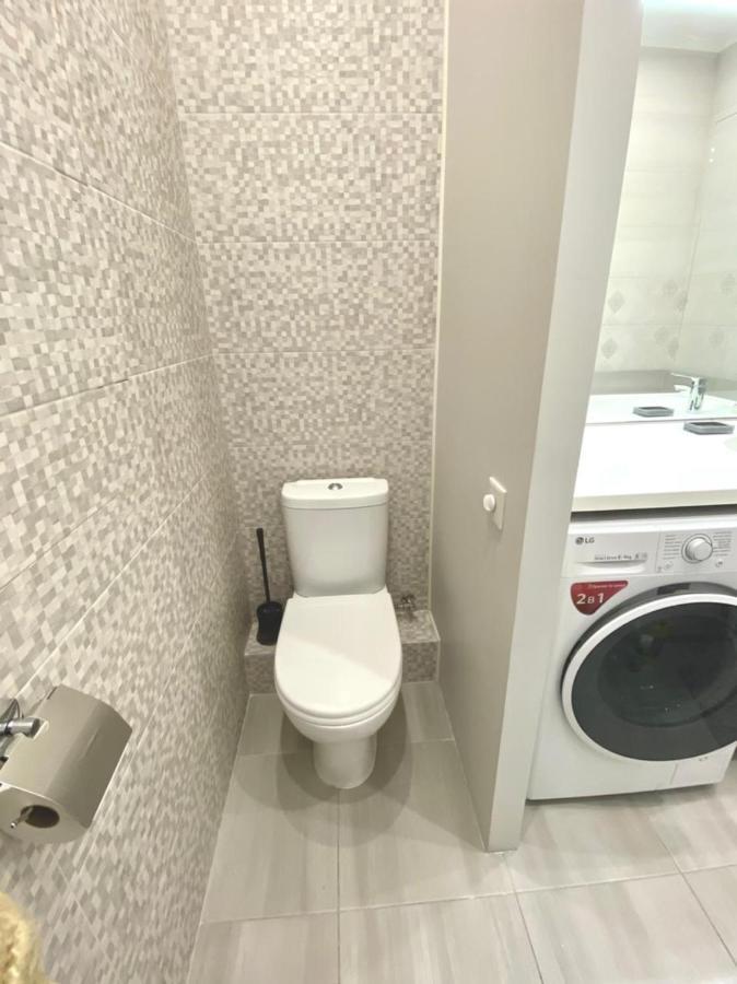 Vip Apartment In Odessa מראה חיצוני תמונה